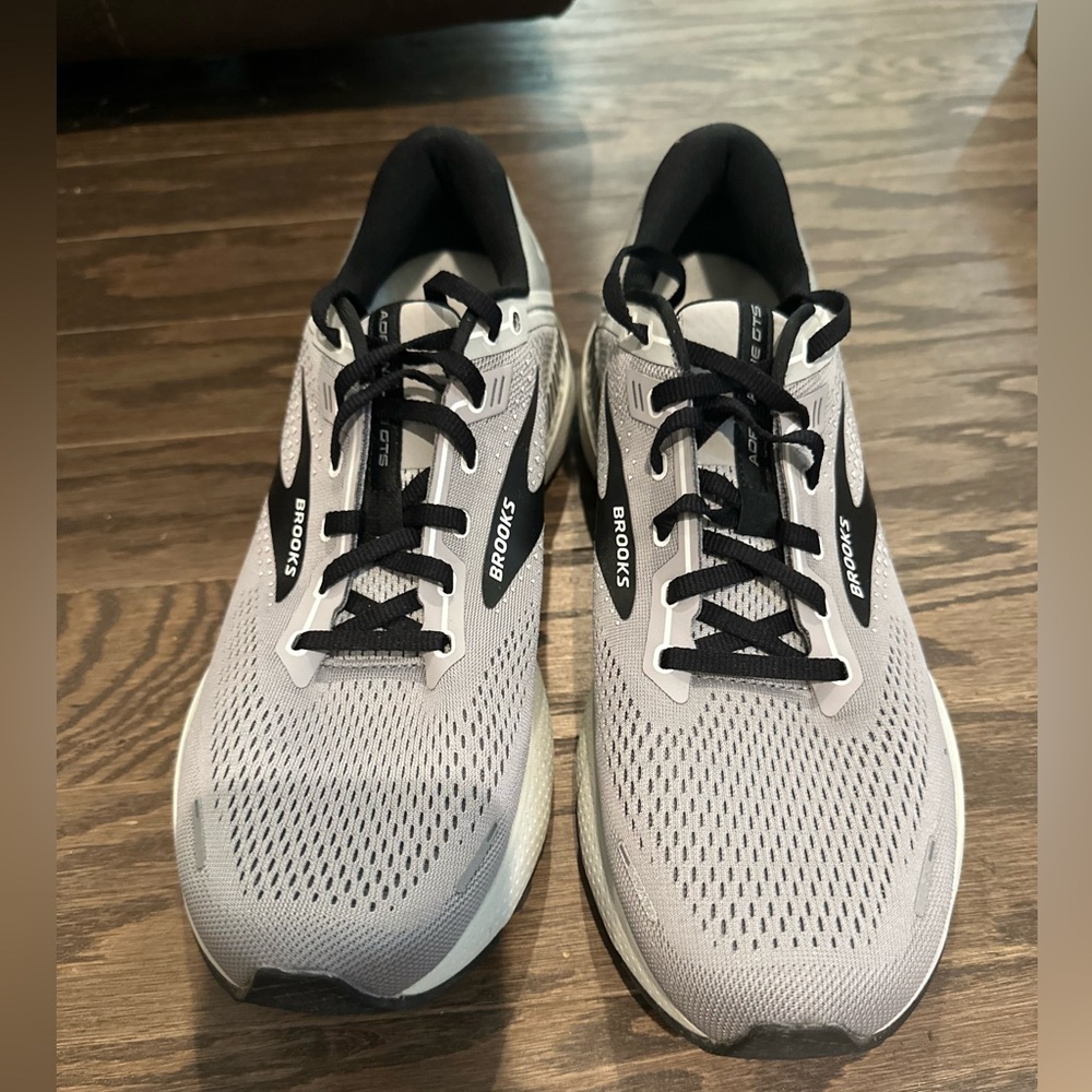 Brooks Adrenaline GTS 23 Men’s Running Shoes, Size 11.5